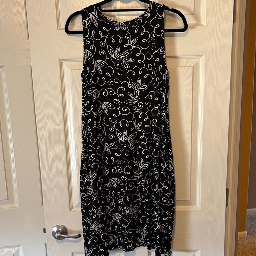 LulaRoe Charlotte Black & White Floral Print Sleeveless Dress
